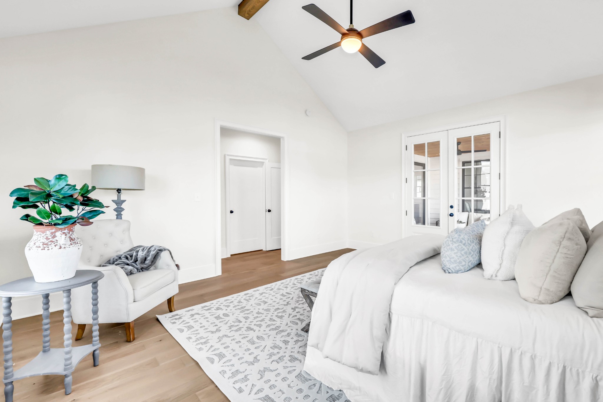 Clarksville, Tennessee, 37043, United States, 5 Bedrooms Bedrooms, ,4 BathroomsBathrooms,Residential,For Sale,2009073