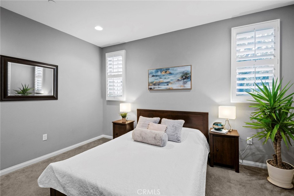 Irvine, California, 92618, United States, 2 Bedrooms Bedrooms, ,2 BathroomsBathrooms,Residential,For Sale,1987826