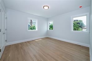 New Rochelle, New York, 10801, United States, 6 Bedrooms Bedrooms, ,5 BathroomsBathrooms,Residential,For Sale,1980613