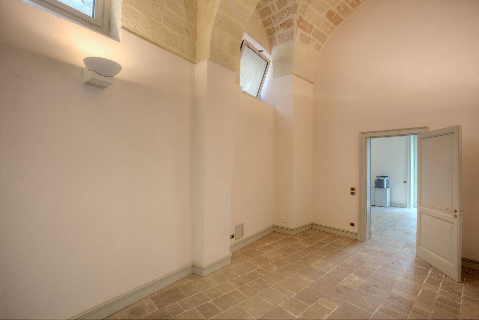 Lecce, Lecce, 73100, IT, 10 Bedrooms Bedrooms, ,7 BathroomsBathrooms,Residential,For Sale,1991678