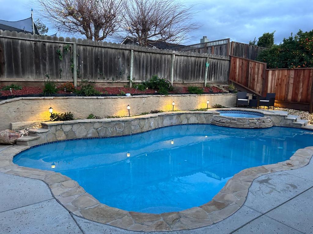 Hollister, California, 95023, United States, 4 Bedrooms Bedrooms, ,2 BathroomsBathrooms,Residential,For Sale,1990485