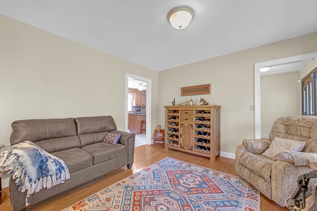 North Brookfield, Massachusetts, 01535, United States, 3 Bedrooms Bedrooms, ,3 BathroomsBathrooms,Residential,For Sale,2038424