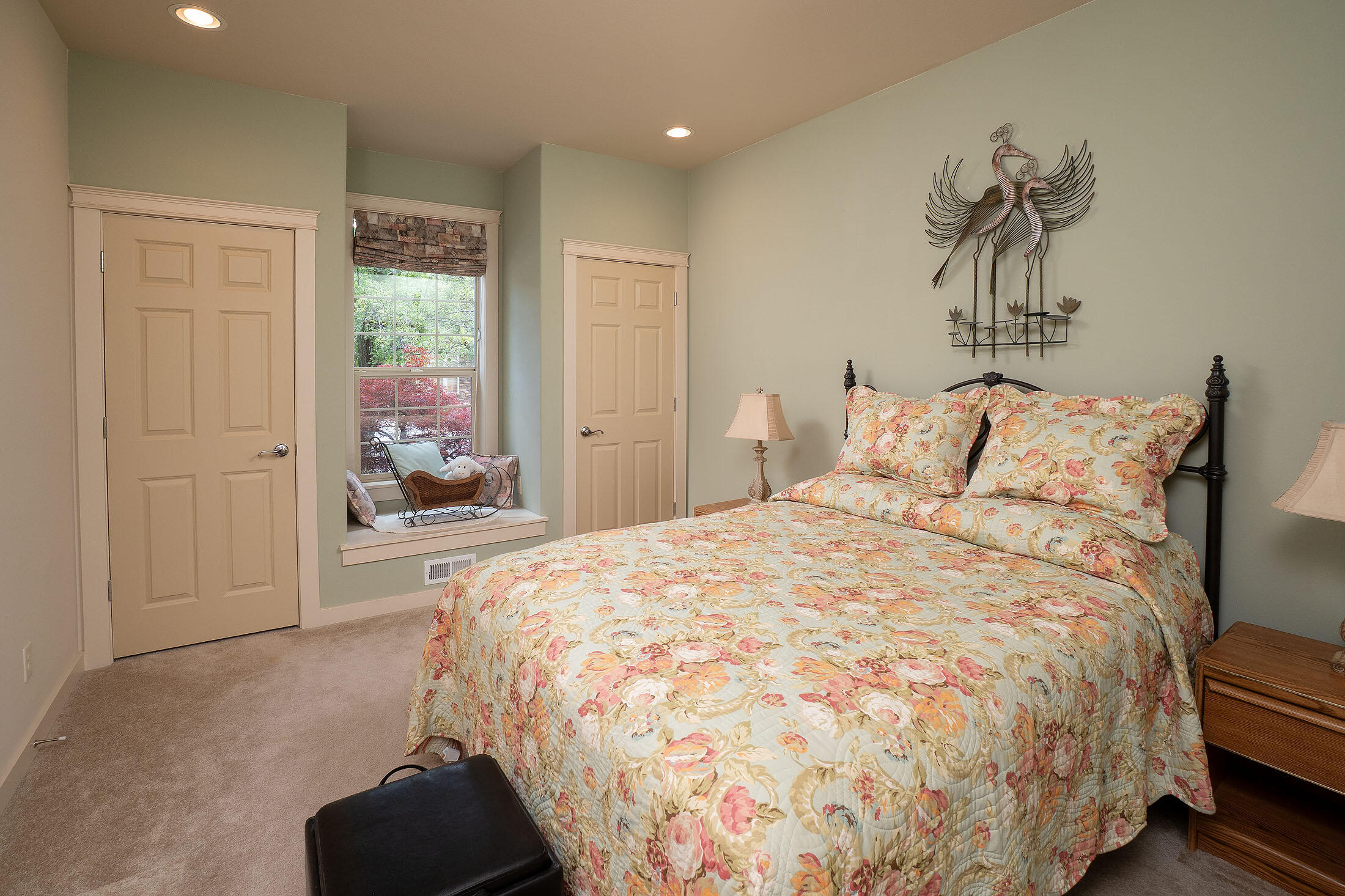 Bend, Oregon, 97702, United States, 3 Bedrooms Bedrooms, ,2 BathroomsBathrooms,Residential,For Sale,1883442