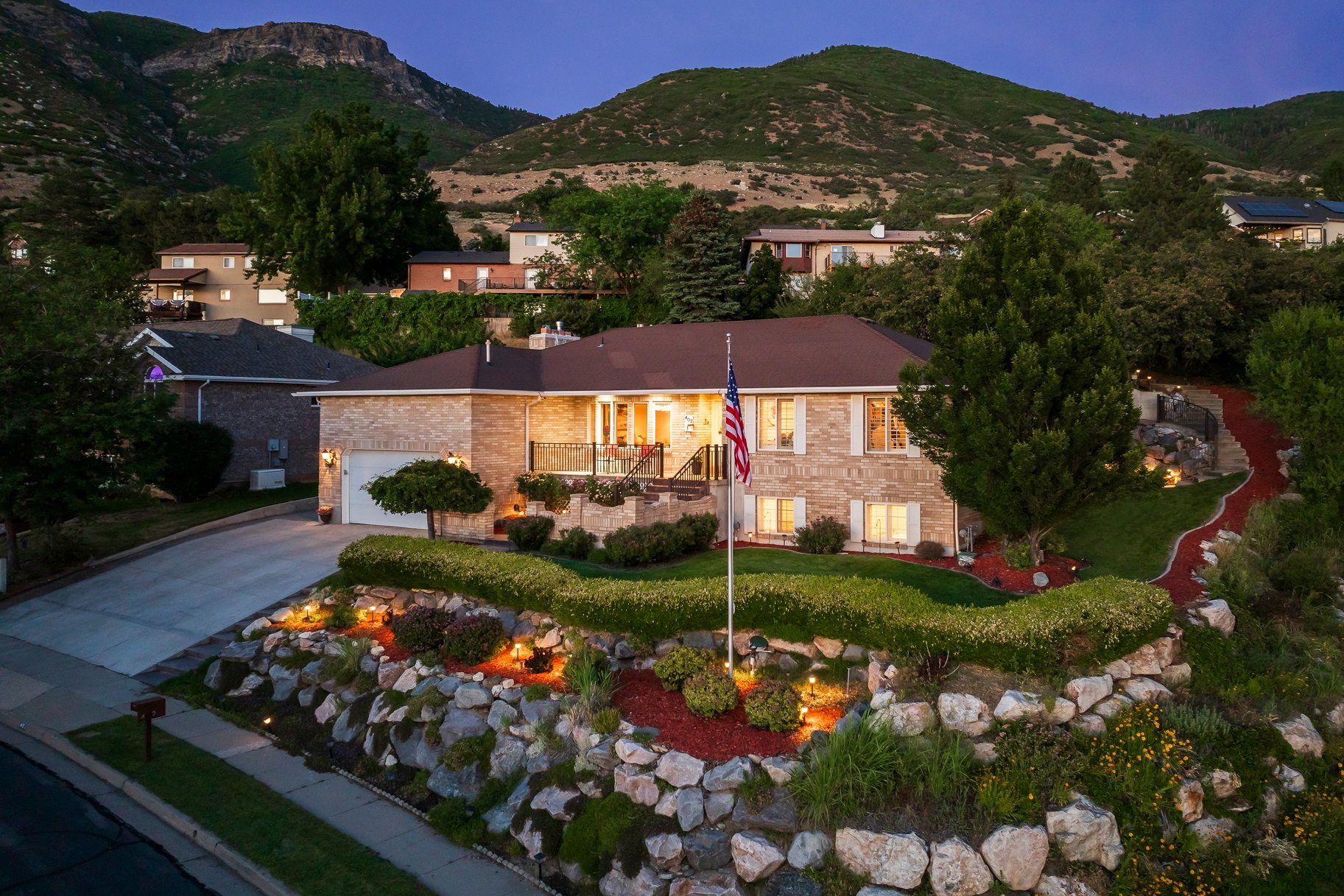  Farmington Rambler on Private Half-Acre with Incredible Views - 物件實景
