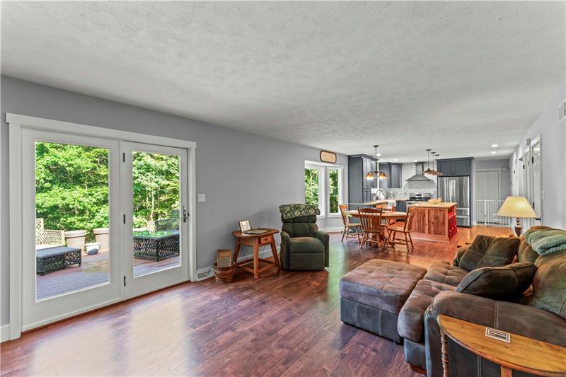 Scenery Hill, Pennsylvania, 15360, United States, 4 Bedrooms Bedrooms, ,5 BathroomsBathrooms,Residential,For Sale,1909727