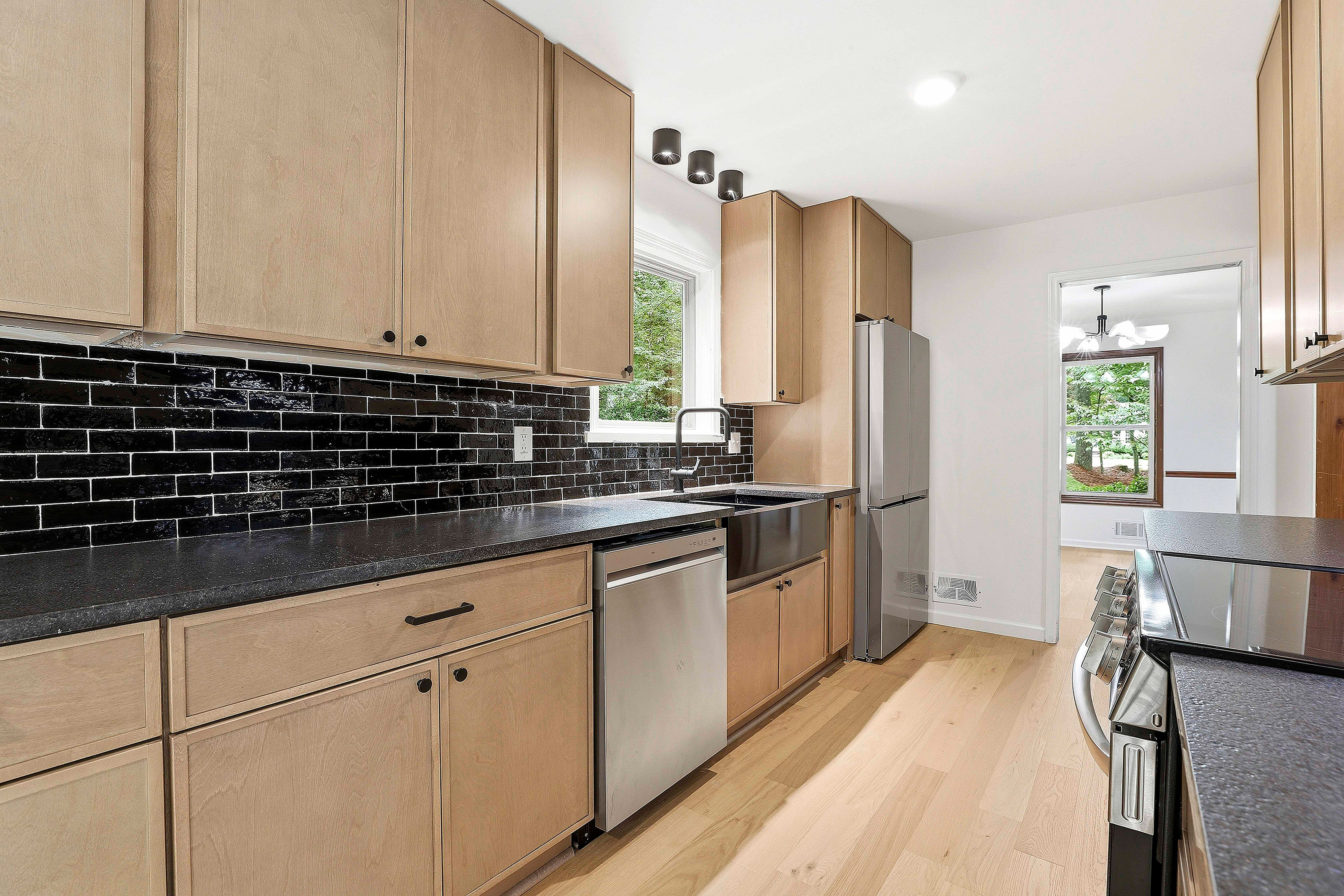  Picture Perfect Home Embodies Mid-century Elegance and Charm - 物件實景