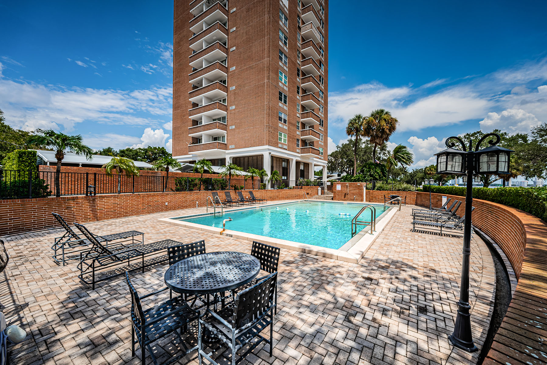  BAYSHORE TOWERS A CONDO - 物件實景