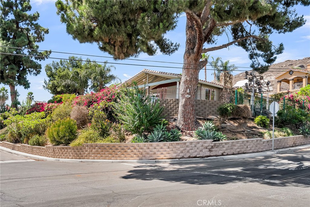 Jurupa Valley, California, 92509, United States, 3 Bedrooms Bedrooms, ,2 BathroomsBathrooms,Residential,For Sale,1939964