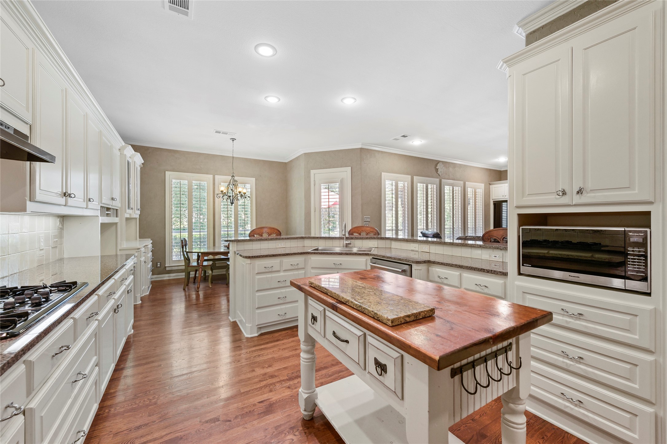 Heath, Texas, 75032, United States, 4 Bedrooms Bedrooms, ,3 BathroomsBathrooms,Residential,For Sale,1829391
