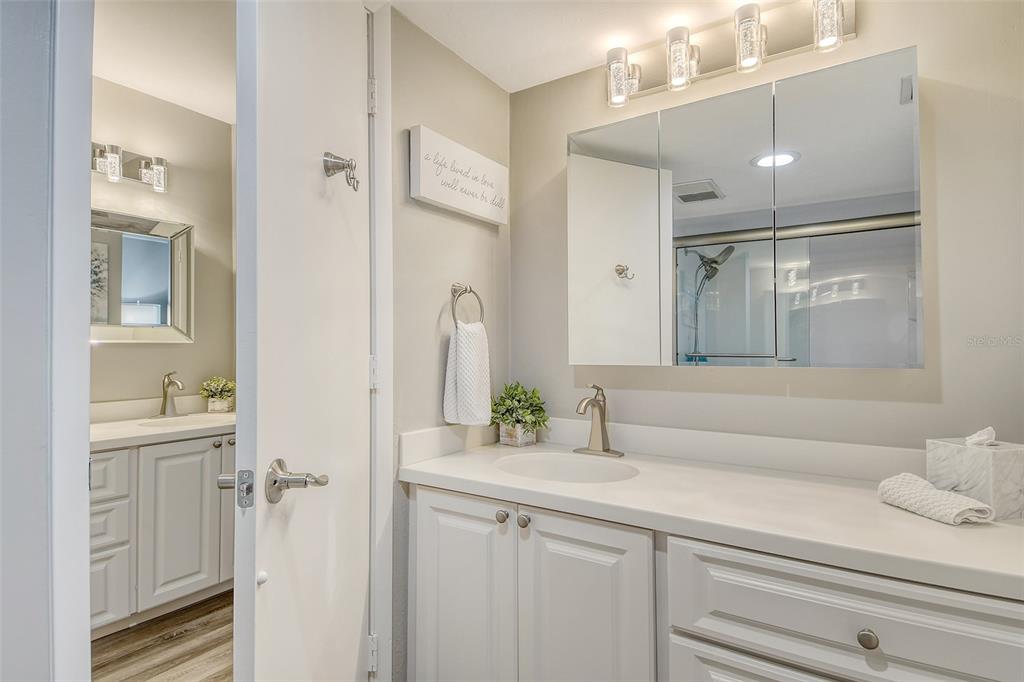 Longboat Key, Florida, 34228, United States, 2 Bedrooms Bedrooms, ,1 BathroomBathrooms,Residential,For Sale,1859781