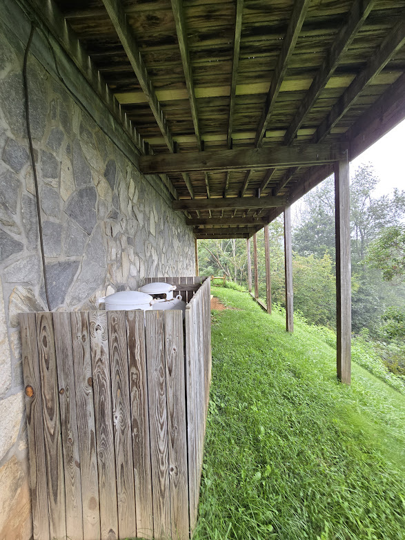 Warrensville, North Carolina, 28693, United States, 2 Bedrooms Bedrooms, ,2 BathroomsBathrooms,Residential,For Sale,1982340