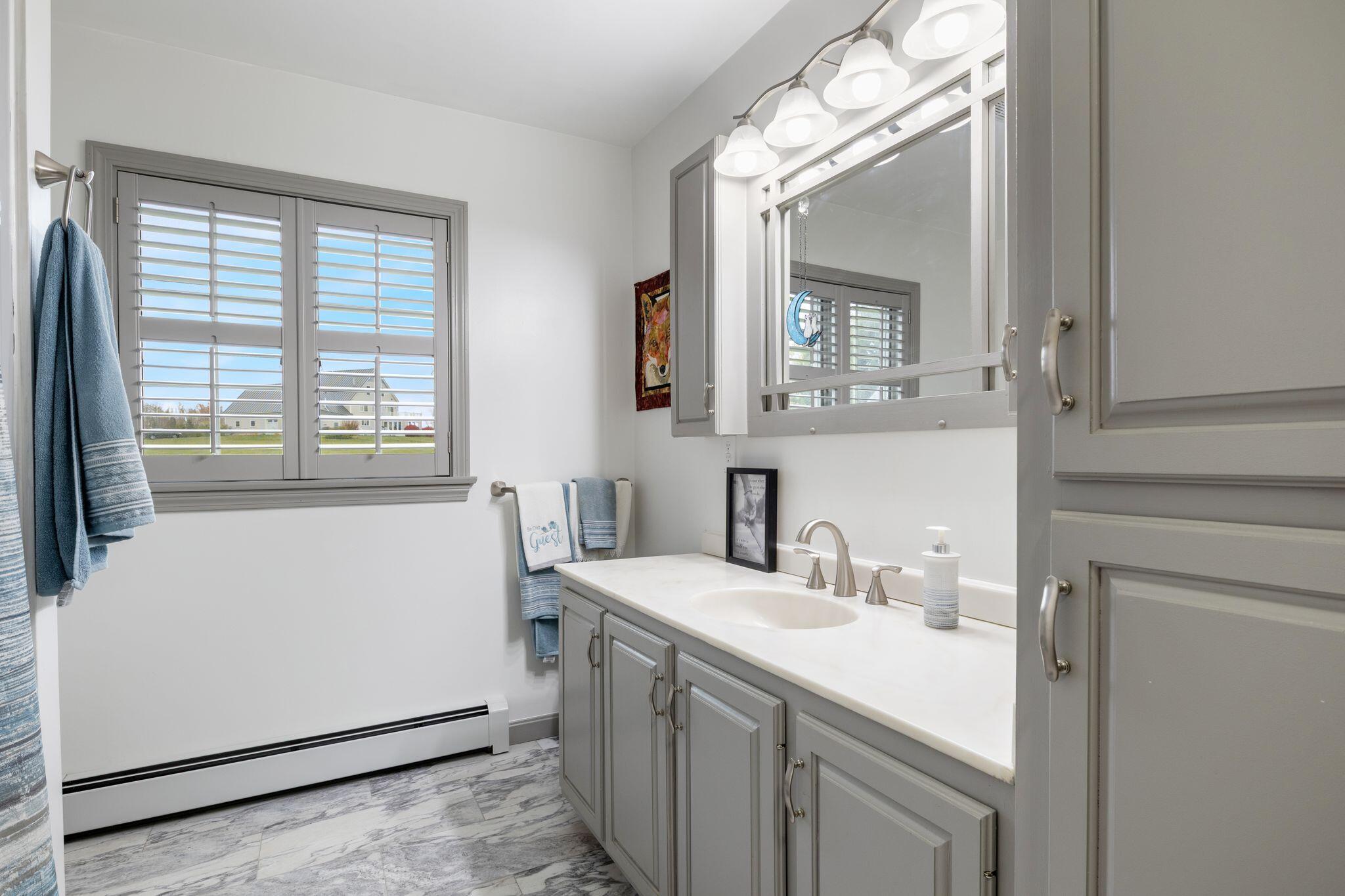 Sanford, Maine, 04083, United States, 3 Bedrooms Bedrooms, ,2 BathroomsBathrooms,Residential,For Sale,1987939