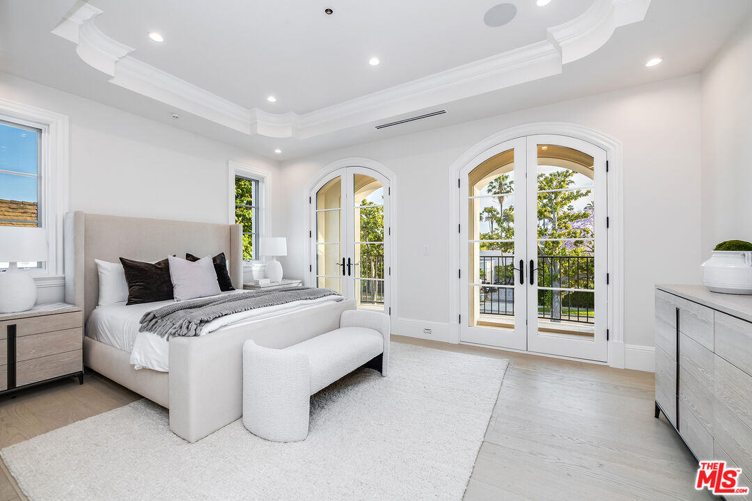 Beverly Hills, California, 90210, United States, 6 Bedrooms Bedrooms, ,12 BathroomsBathrooms,Residential,For Sale,1865227