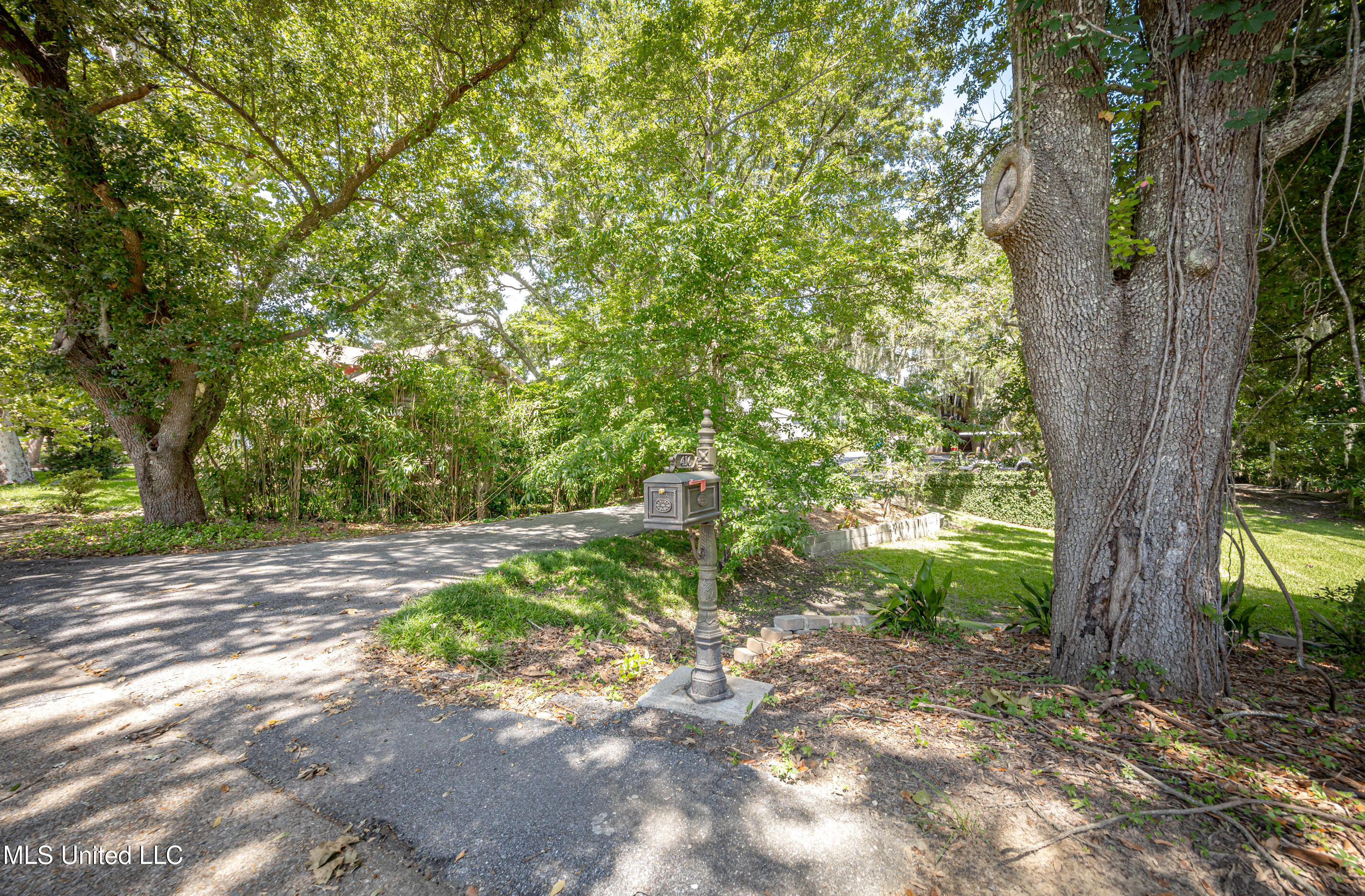 Ocean Springs, Mississippi, 39564, United States, 3 Bedrooms Bedrooms, ,3 BathroomsBathrooms,Residential,For Sale,1903607