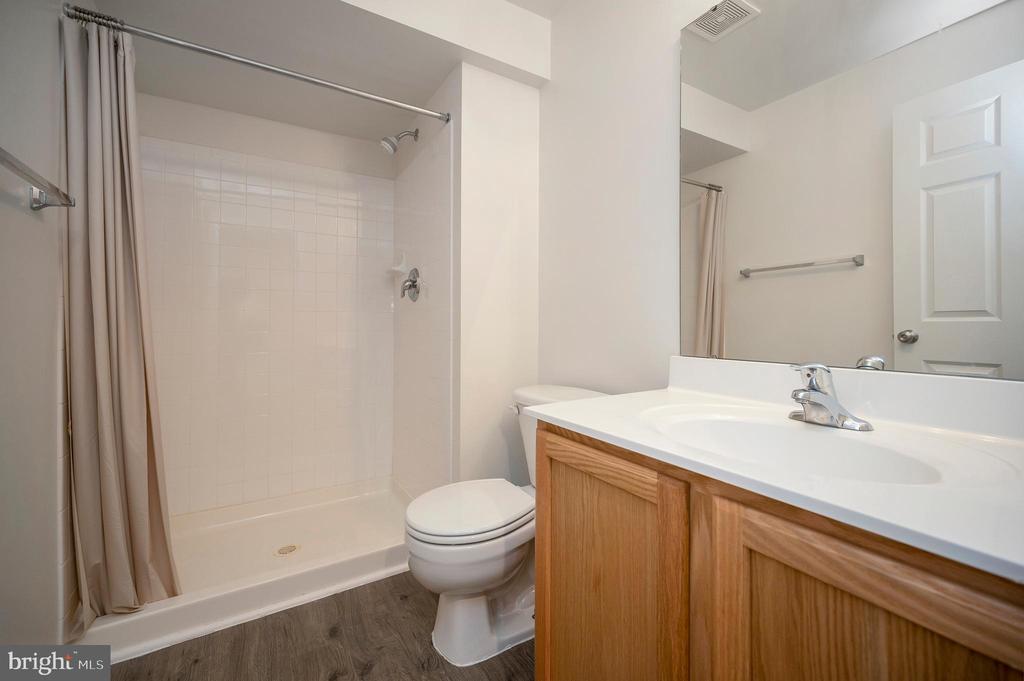Fredericksburg, Virginia, 22407, United States, 4 Bedrooms Bedrooms, ,4 BathroomsBathrooms,Residential,For Sale,2049321