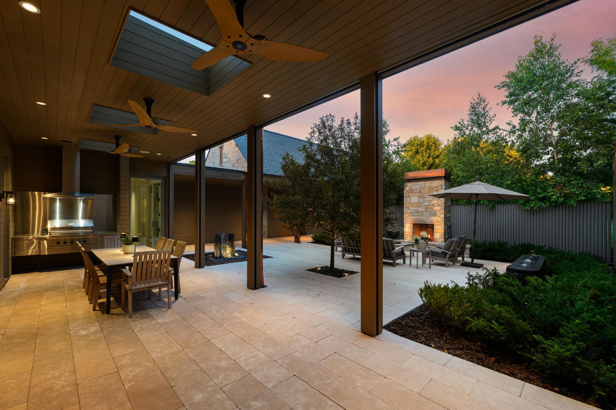 Minneapolis, Minnesota, 55405, United States, 5 Bedrooms Bedrooms, ,1 BathroomBathrooms,Residential,For Sale,1897759