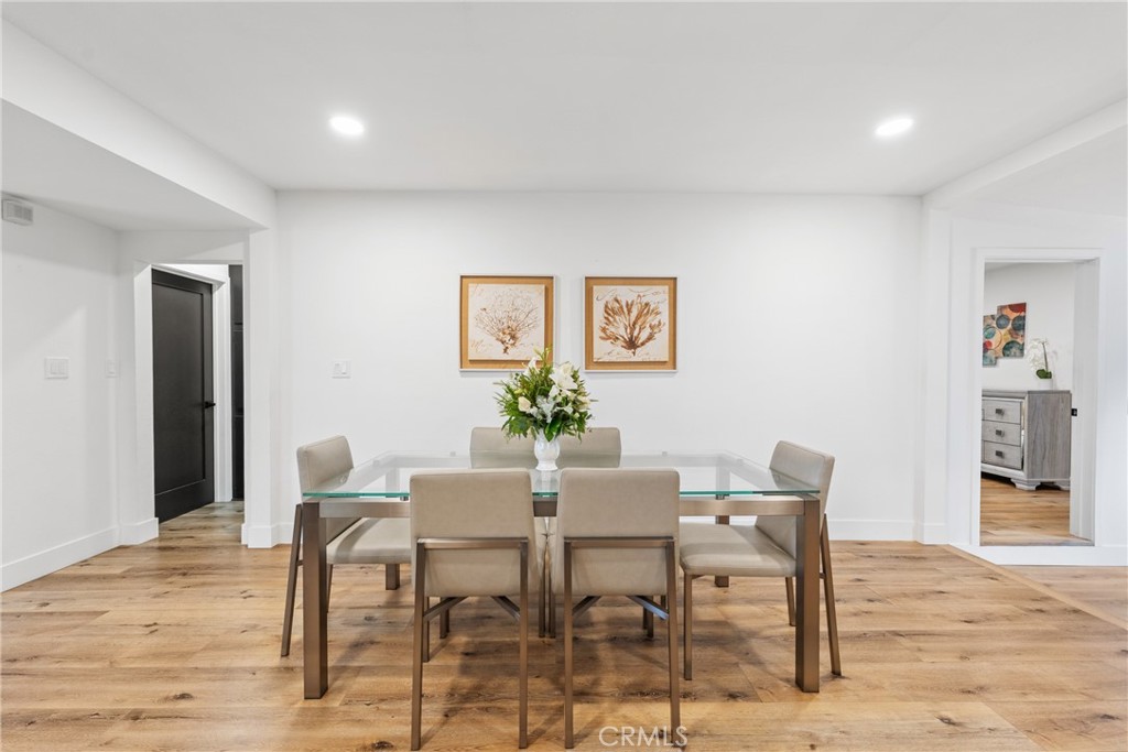 Woodland Hills, California, 91364, United States, 3 Bedrooms Bedrooms, ,2 BathroomsBathrooms,Residential,For Sale,1902441