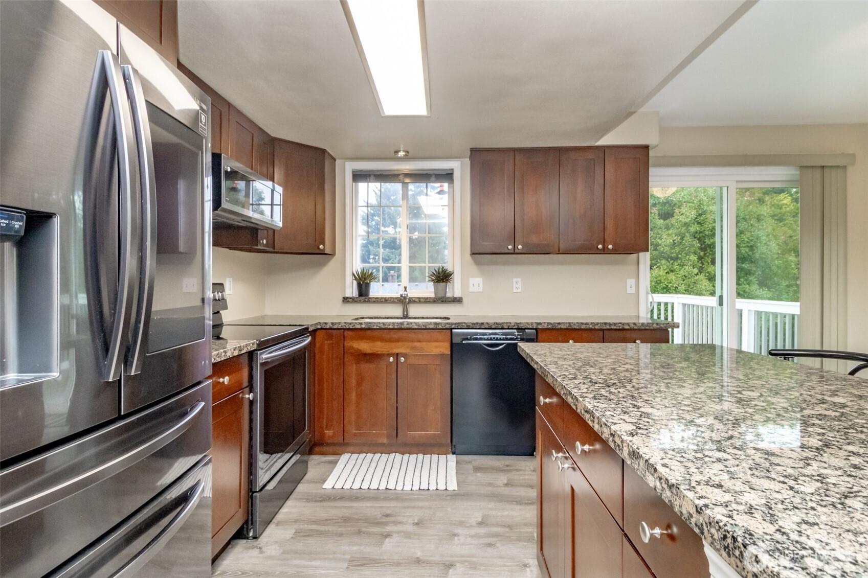 TACOMA, Washington, 98422, United States, 4 Bedrooms Bedrooms, ,3 BathroomsBathrooms,Residential,For Sale,1925185