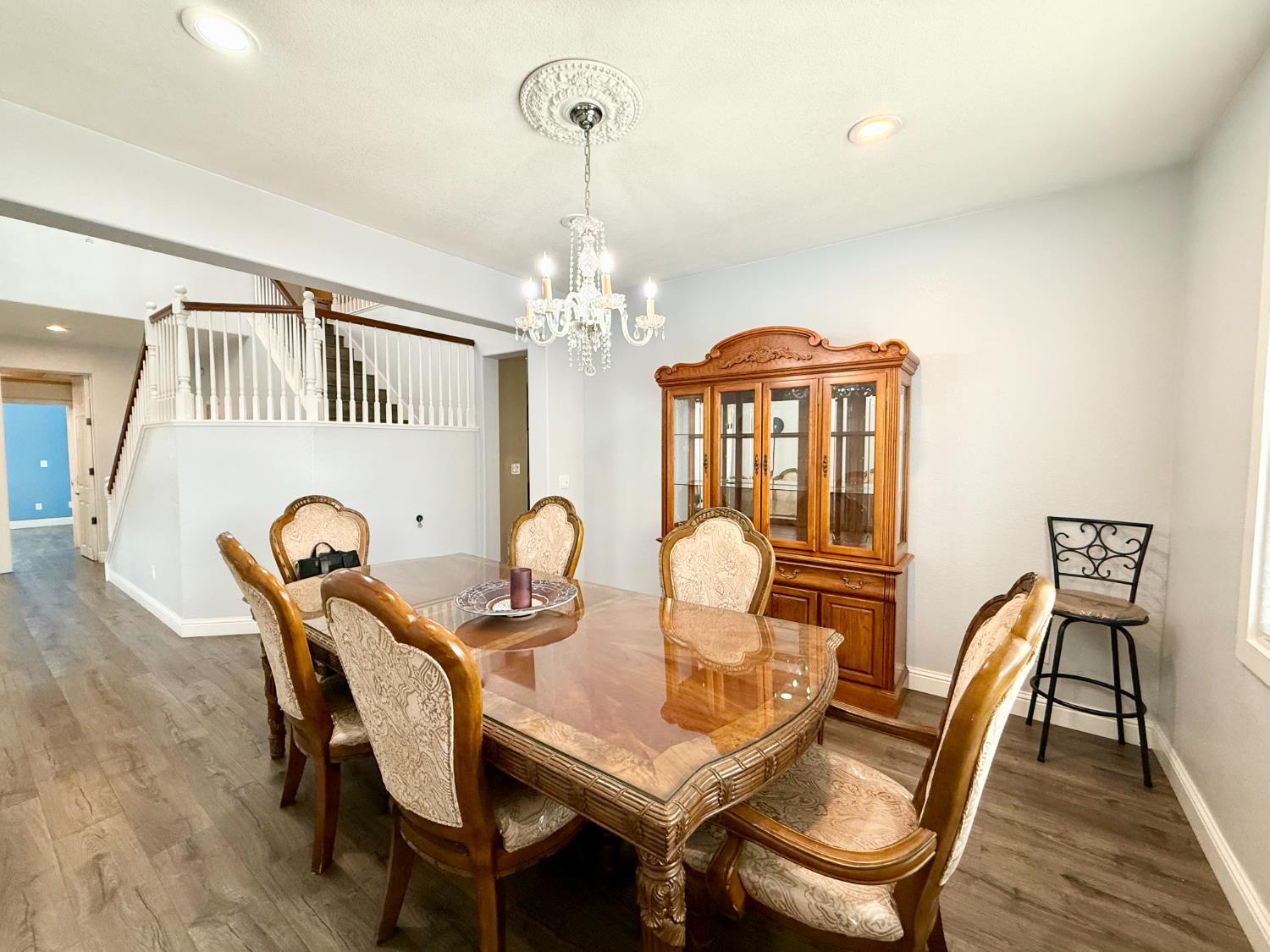 Patterson, California, 95363, United States, 5 Bedrooms Bedrooms, ,3 BathroomsBathrooms,Residential,For Sale,1982239