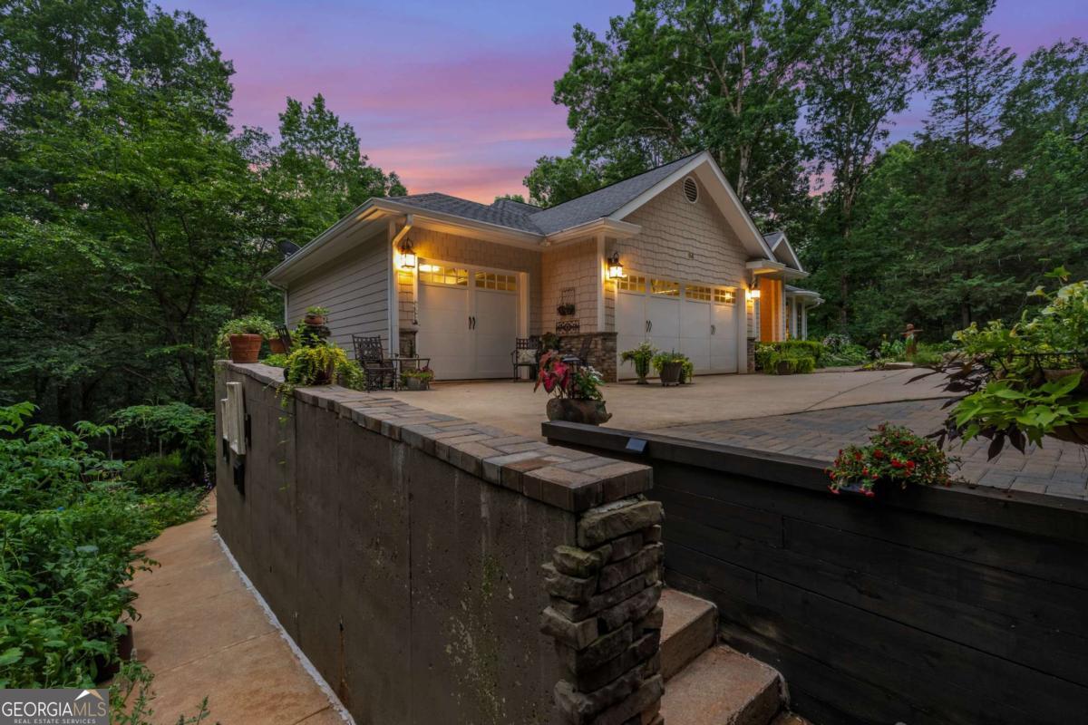 Dawsonville, Georgia, 30534, United States, 4 Bedrooms Bedrooms, ,4 BathroomsBathrooms,Residential,For Sale,1989669