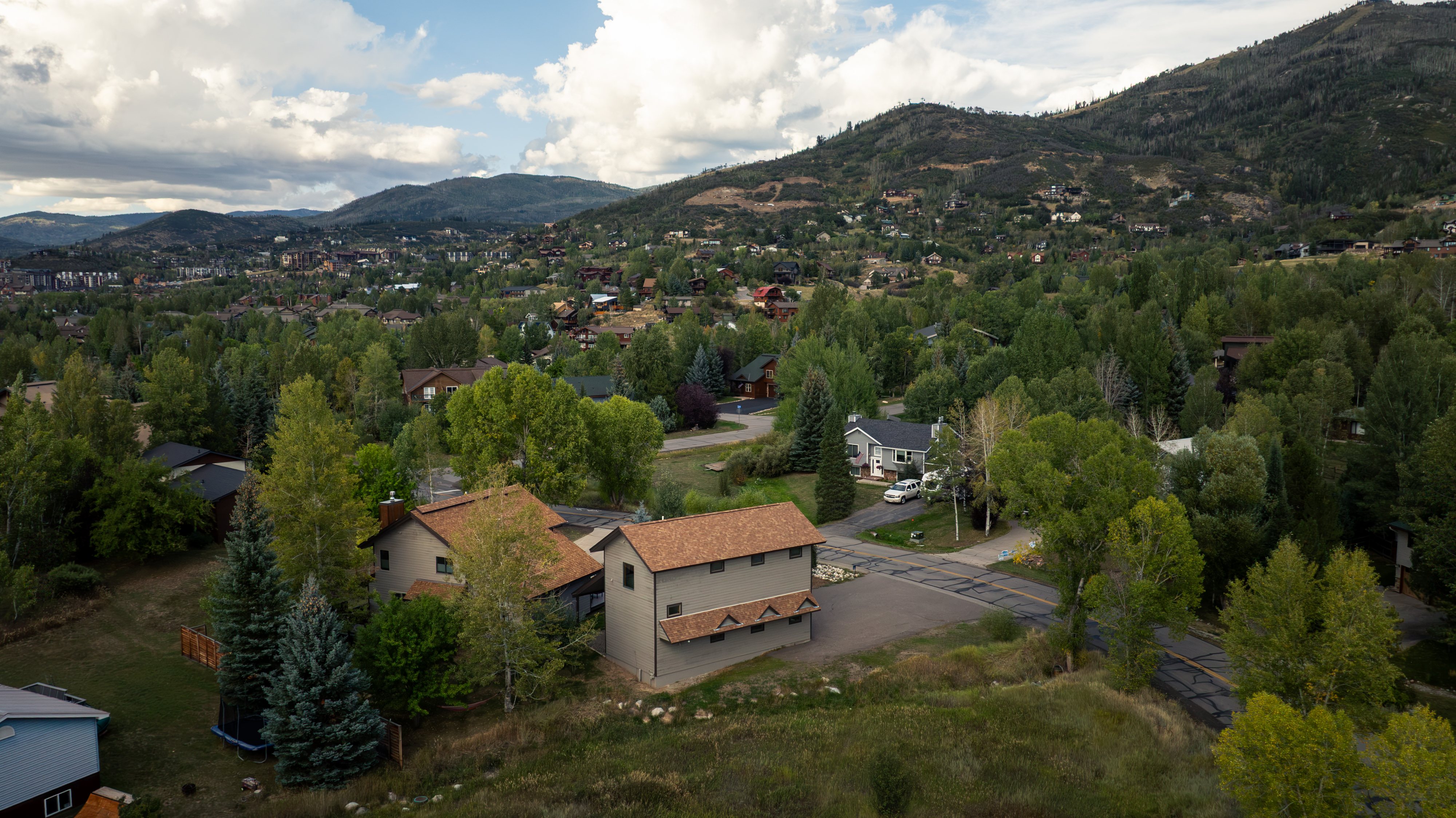  Location Defines Value, And This Mountain Property Delivers - 物件實景
