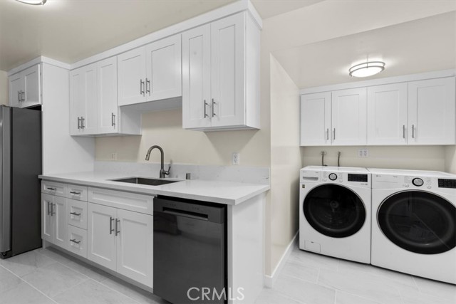 West Hollywood, California, 90046, United States, 2 Bedrooms Bedrooms, ,2 BathroomsBathrooms,Residential,For Sale,1992442