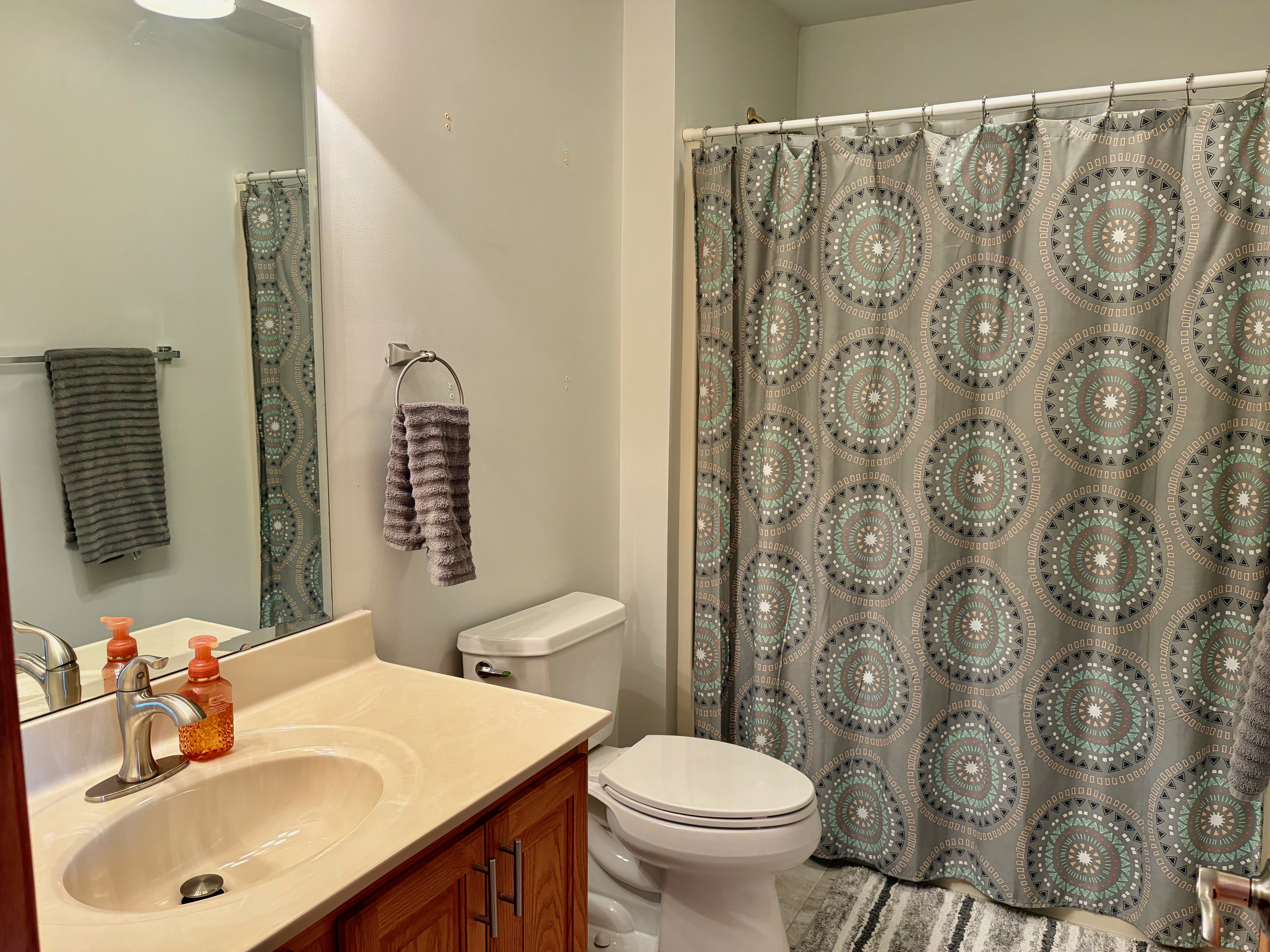 Effingham, Illinois, 62401, United States, 5 Bedrooms Bedrooms, ,5 BathroomsBathrooms,Residential,For Sale,1981428