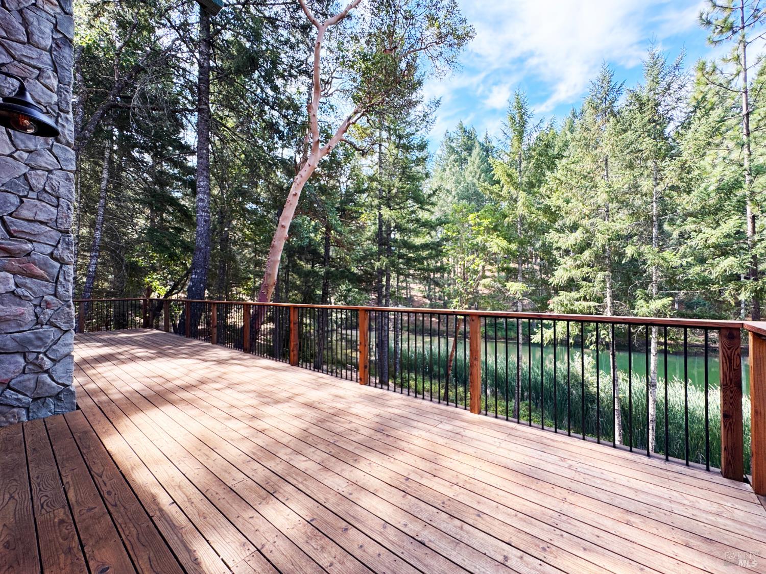 Willits, California, 95490, United States, 2 Bedrooms Bedrooms, ,2 BathroomsBathrooms,Residential,For Sale,1981529