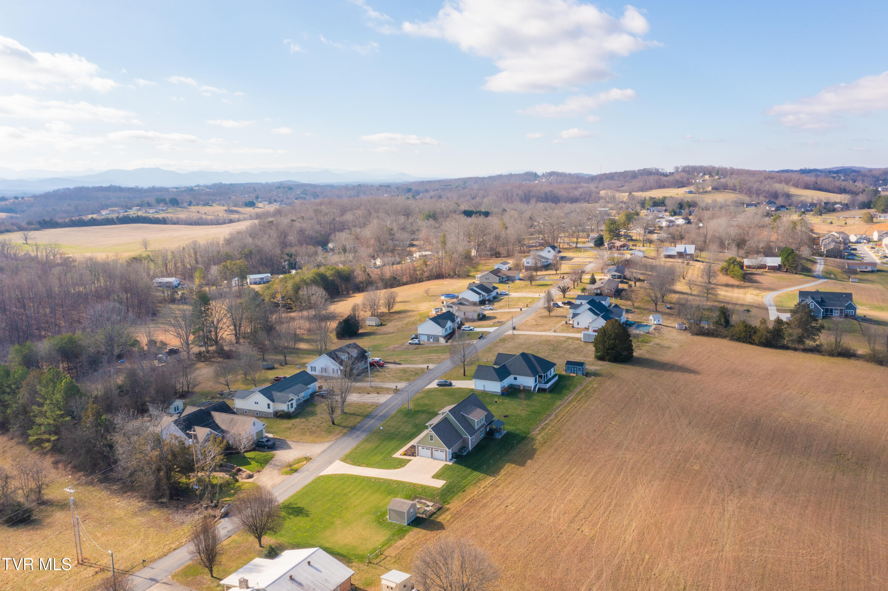 Greeneville, Tennessee, 37745, United States, 4 Bedrooms Bedrooms, ,3 BathroomsBathrooms,Residential,For Sale,2005652
