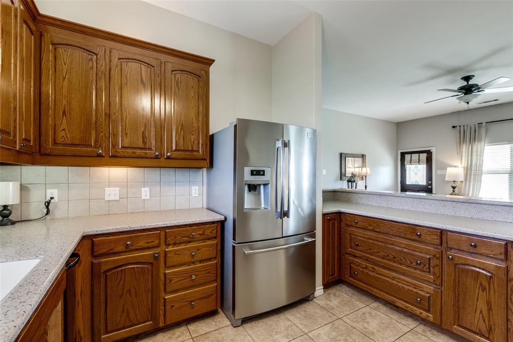 Bonham, Texas, 75418, United States, 3 Bedrooms Bedrooms, ,2 BathroomsBathrooms,Residential,For Sale,1691474