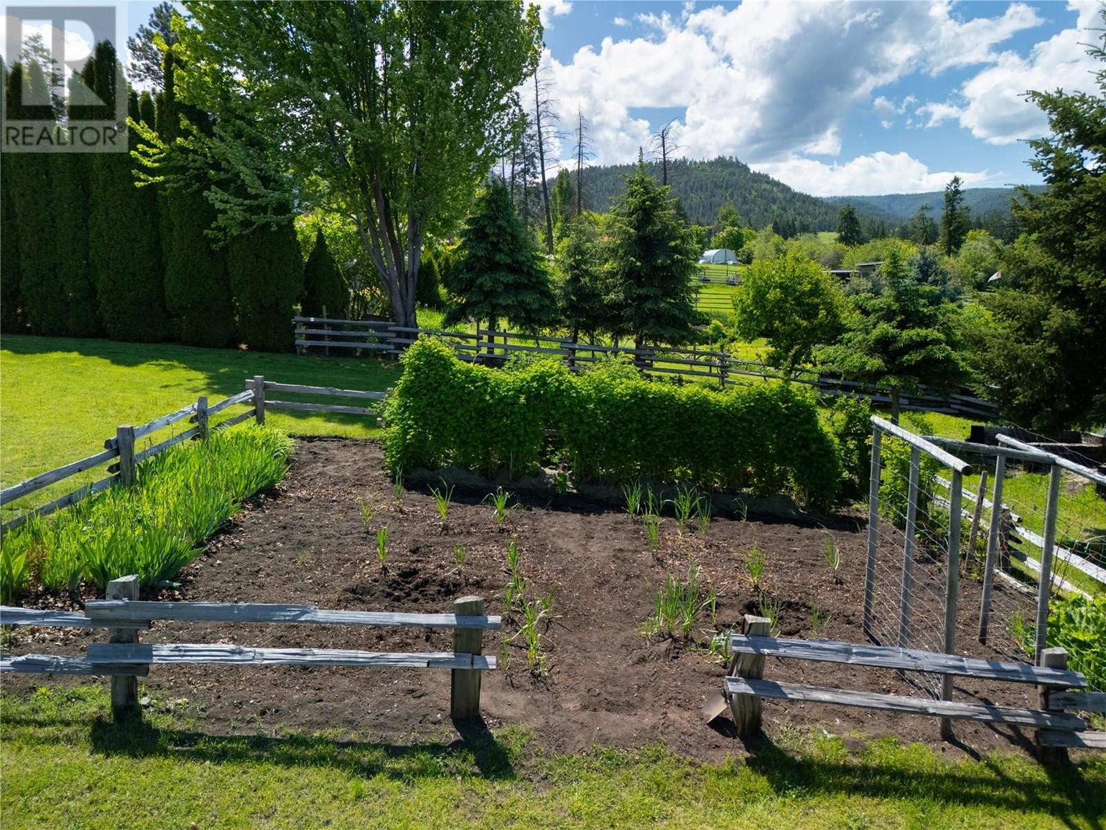 COLDSTREAM, British Columbia, V1B 3E8, CA, 3 Bedrooms Bedrooms, ,2 BathroomsBathrooms,Residential,For Sale,1837127