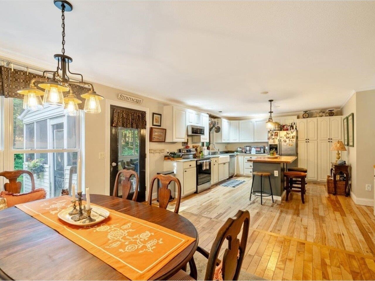 Georgia, Vermont, 05478, United States, 4 Bedrooms Bedrooms, ,2 BathroomsBathrooms,Residential,For Sale,1950830