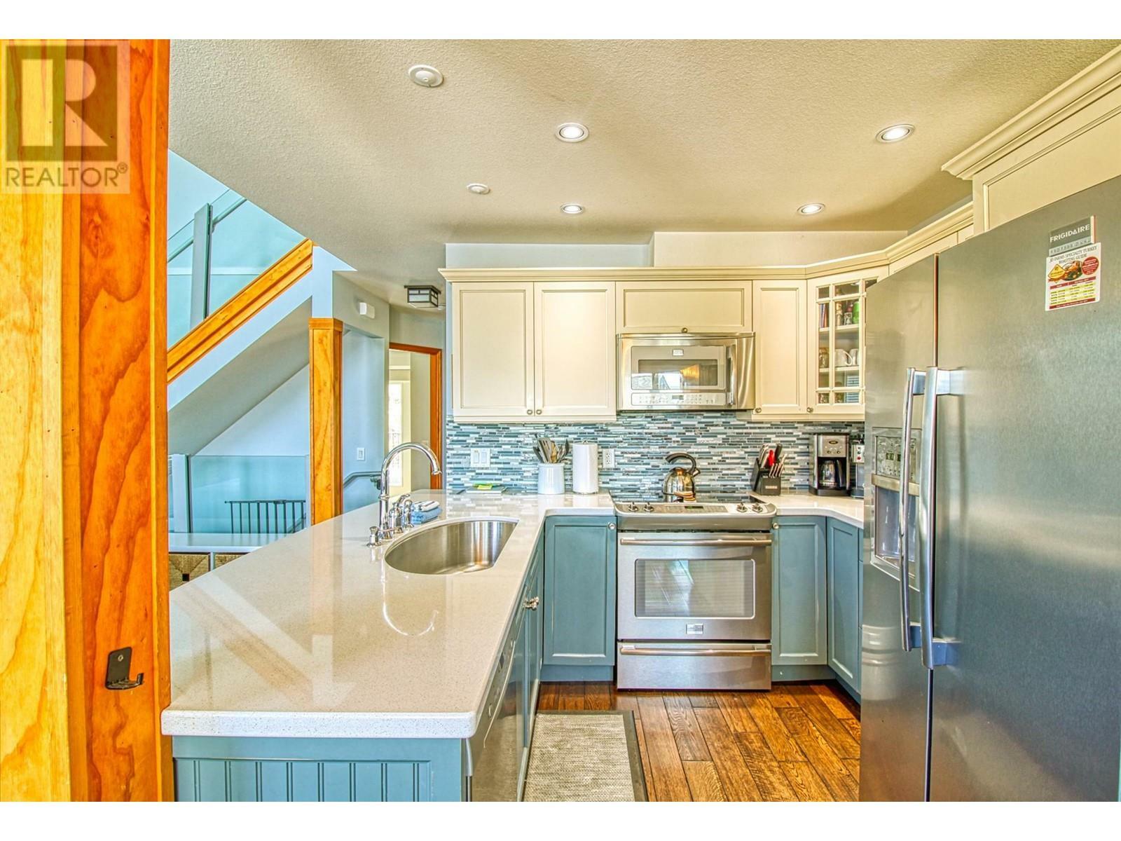 KELOWNA, British Columbia, V1Z 3R8, CA, 3 Bedrooms Bedrooms, ,2 BathroomsBathrooms,Residential,For Sale,1838856