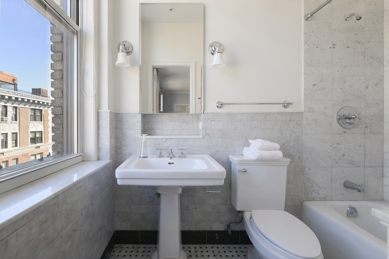 New York City, New York, 10128, United States, 5 Bedrooms Bedrooms, ,6 BathroomsBathrooms,Residential,For Sale,1942107