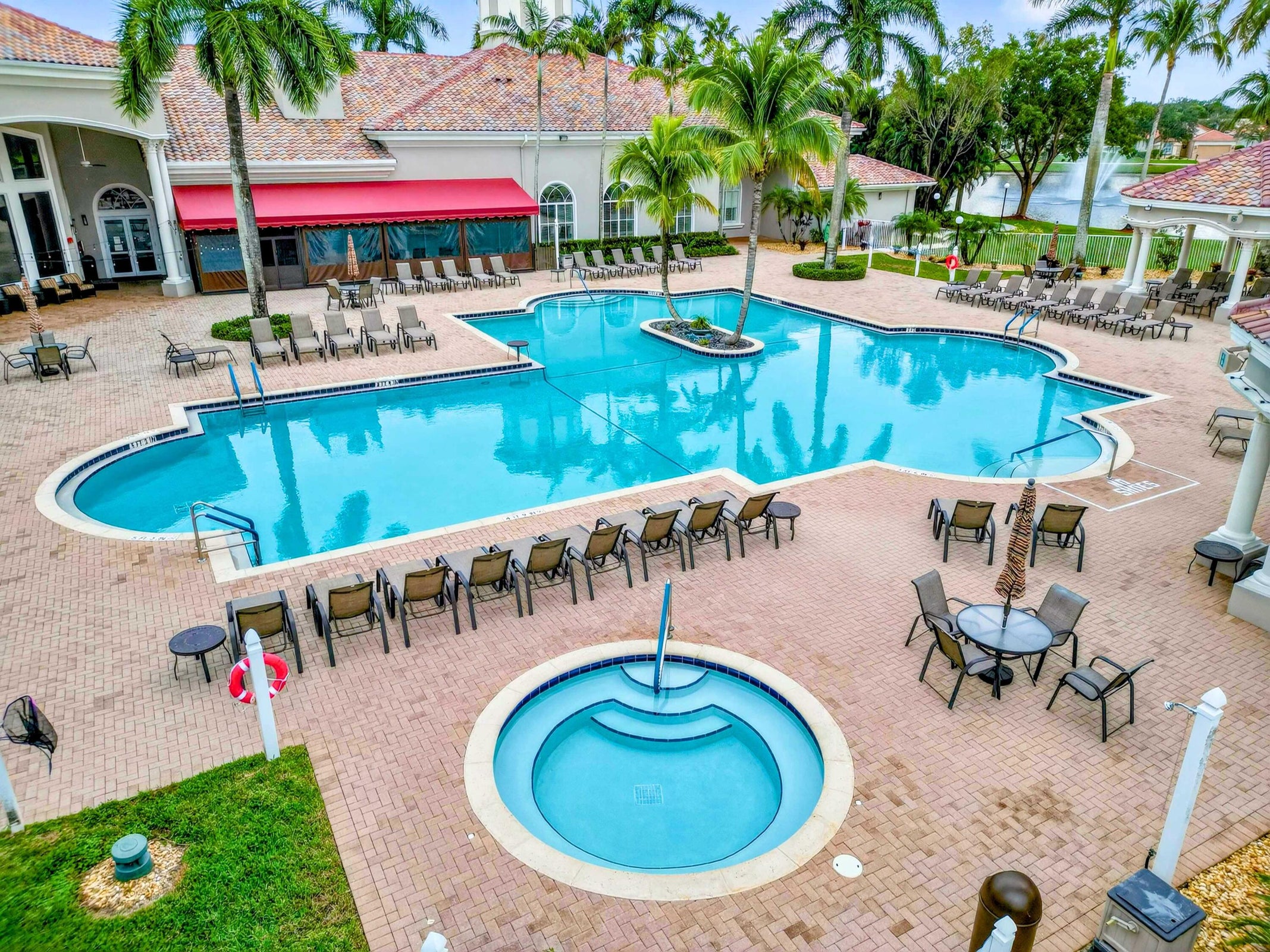 Lake Worth, Florida, 33467, United States, 2 Bedrooms Bedrooms, ,2 BathroomsBathrooms,Residential,For Sale,2005315