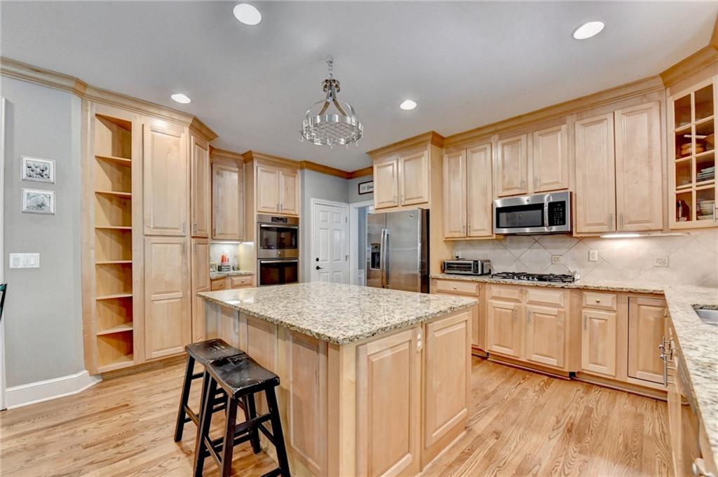 Canton, Georgia, 30115, United States, 6 Bedrooms Bedrooms, ,5 BathroomsBathrooms,Residential,For Sale,1887424