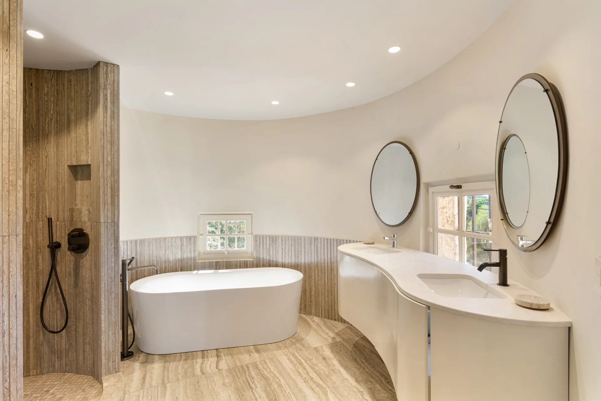 Antibes, Provence-Alpes-Côte d’Azur, 06600, FR, 6 Bedrooms Bedrooms, ,Residential,For Sale,1986252