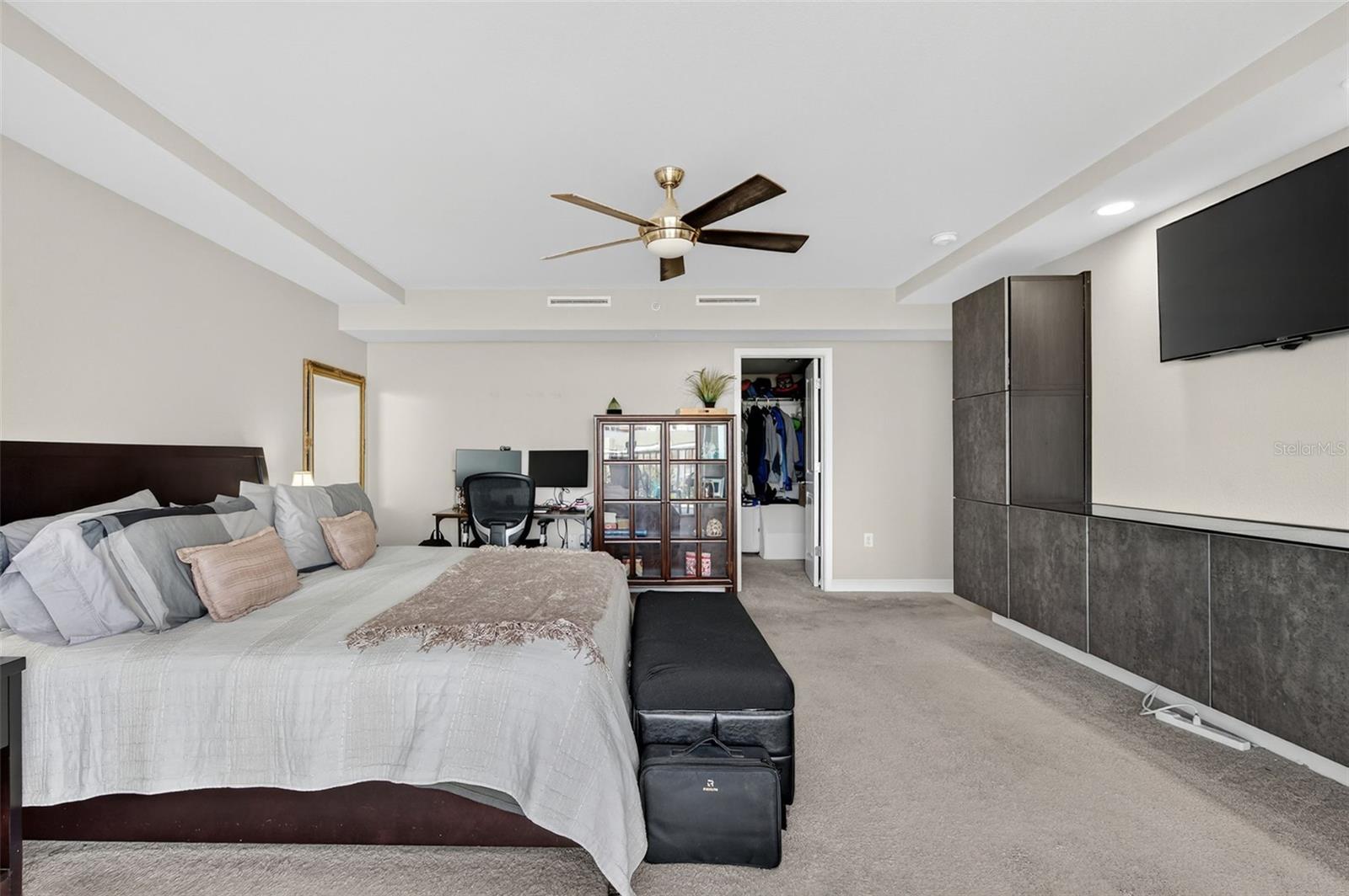 CLEARWATER BEACH, Florida, 33767, United States, 2 Bedrooms Bedrooms, ,2 BathroomsBathrooms,Residential,For Sale,1998949