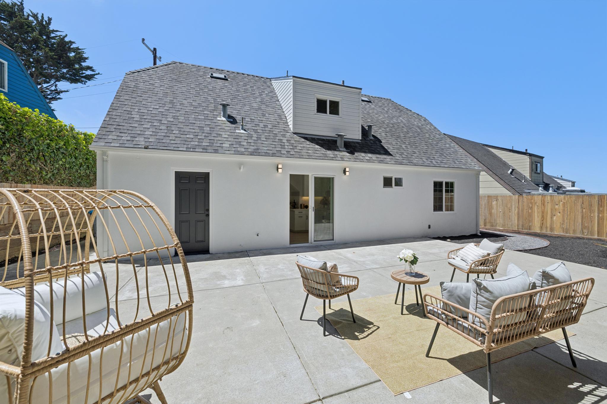  Exceptional Pacifica Retreat with Views - 物件實景