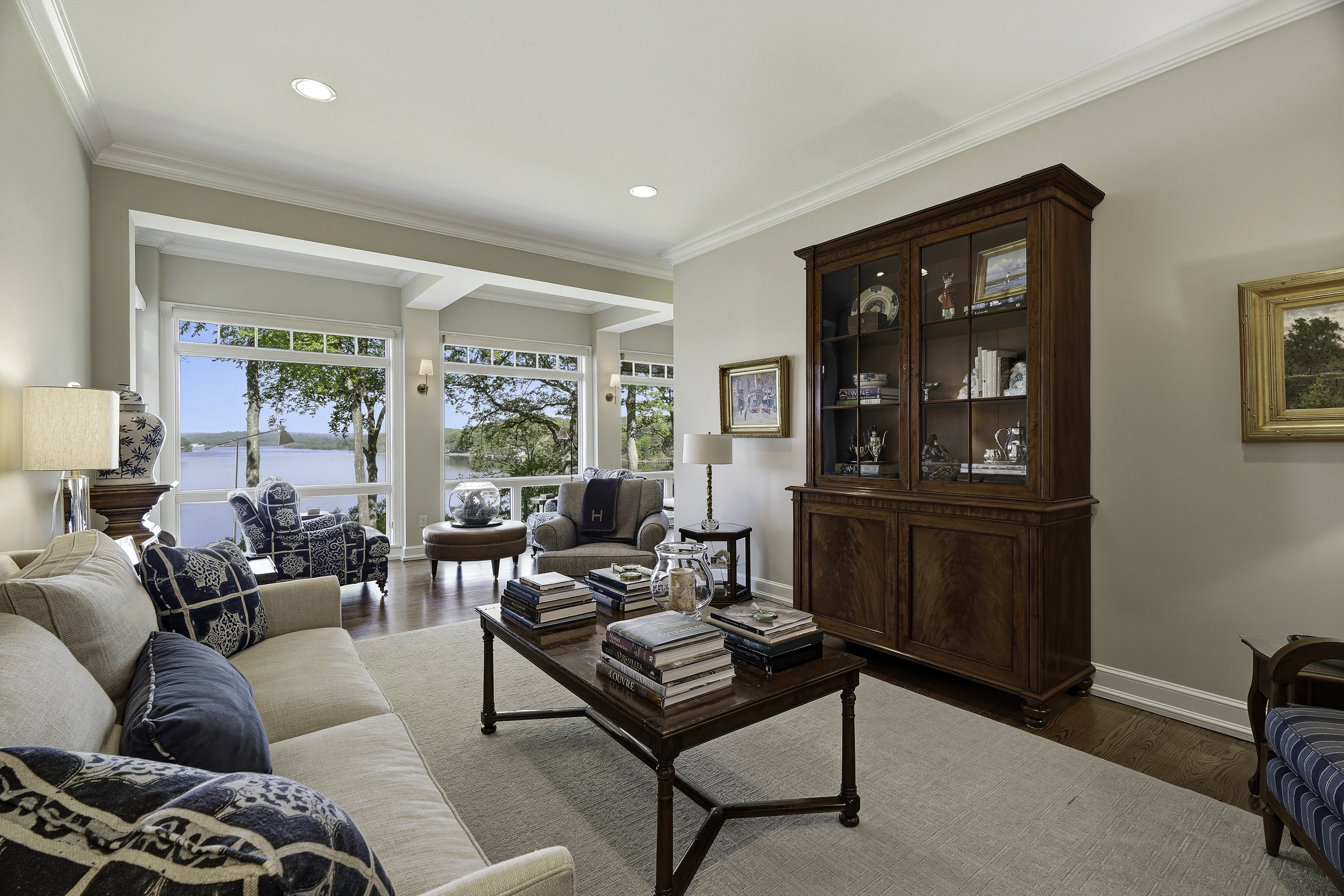  Extraordinary Waterfront Compound Offers Luxury Coastal Living - 物件實景