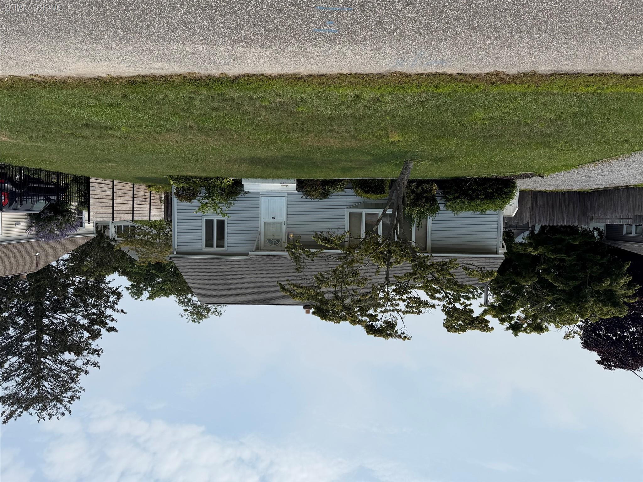 Bayview Ave, Bayport, NY 11705