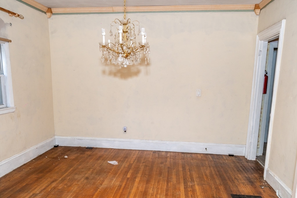 Malden, Massachusetts, 02148, United States, 4 Bedrooms Bedrooms, ,2 BathroomsBathrooms,Residential,For Sale,1986308