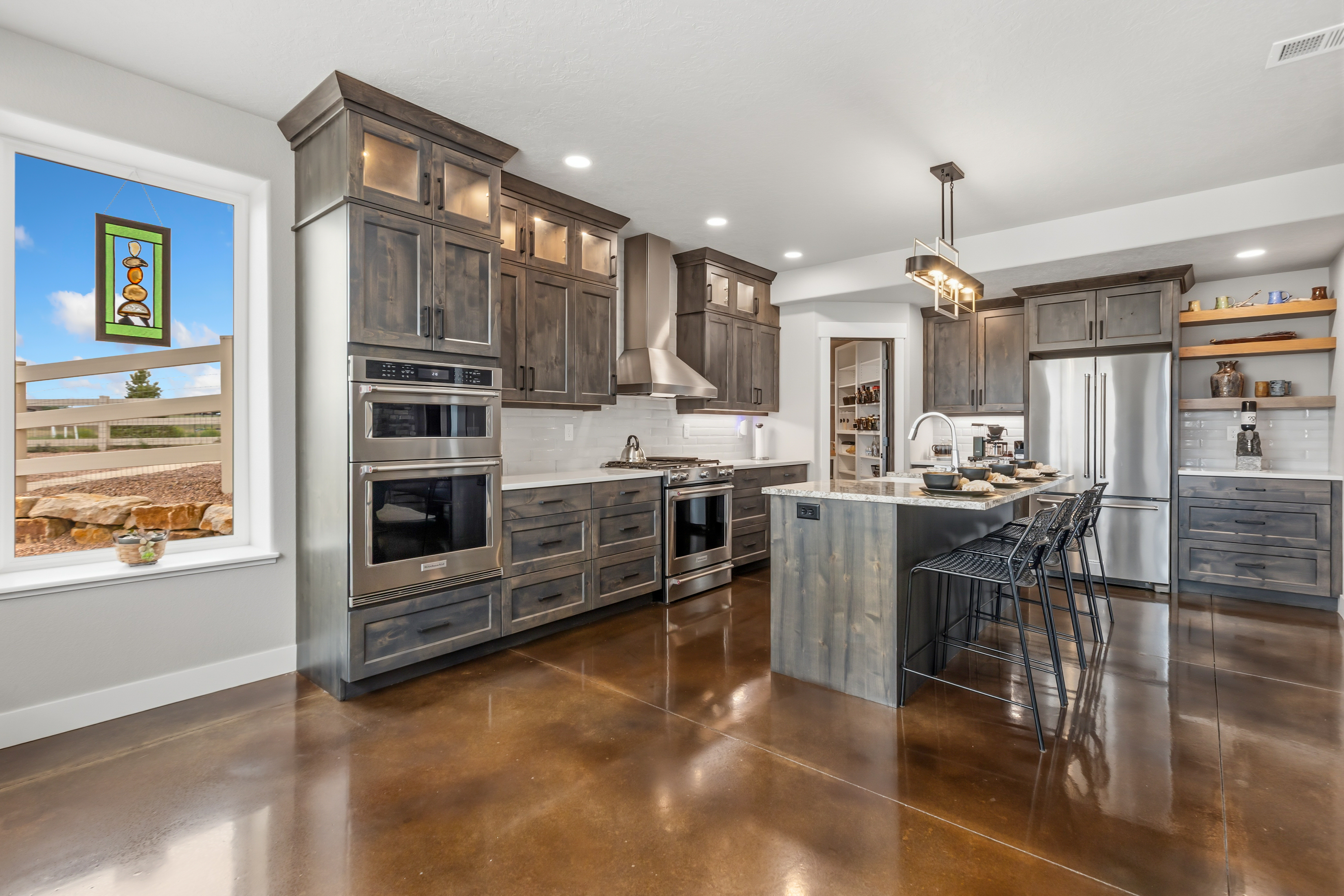  Custom-Built Home in the Highly Sought-After Pelican Lake Ranch Community - 物件實景