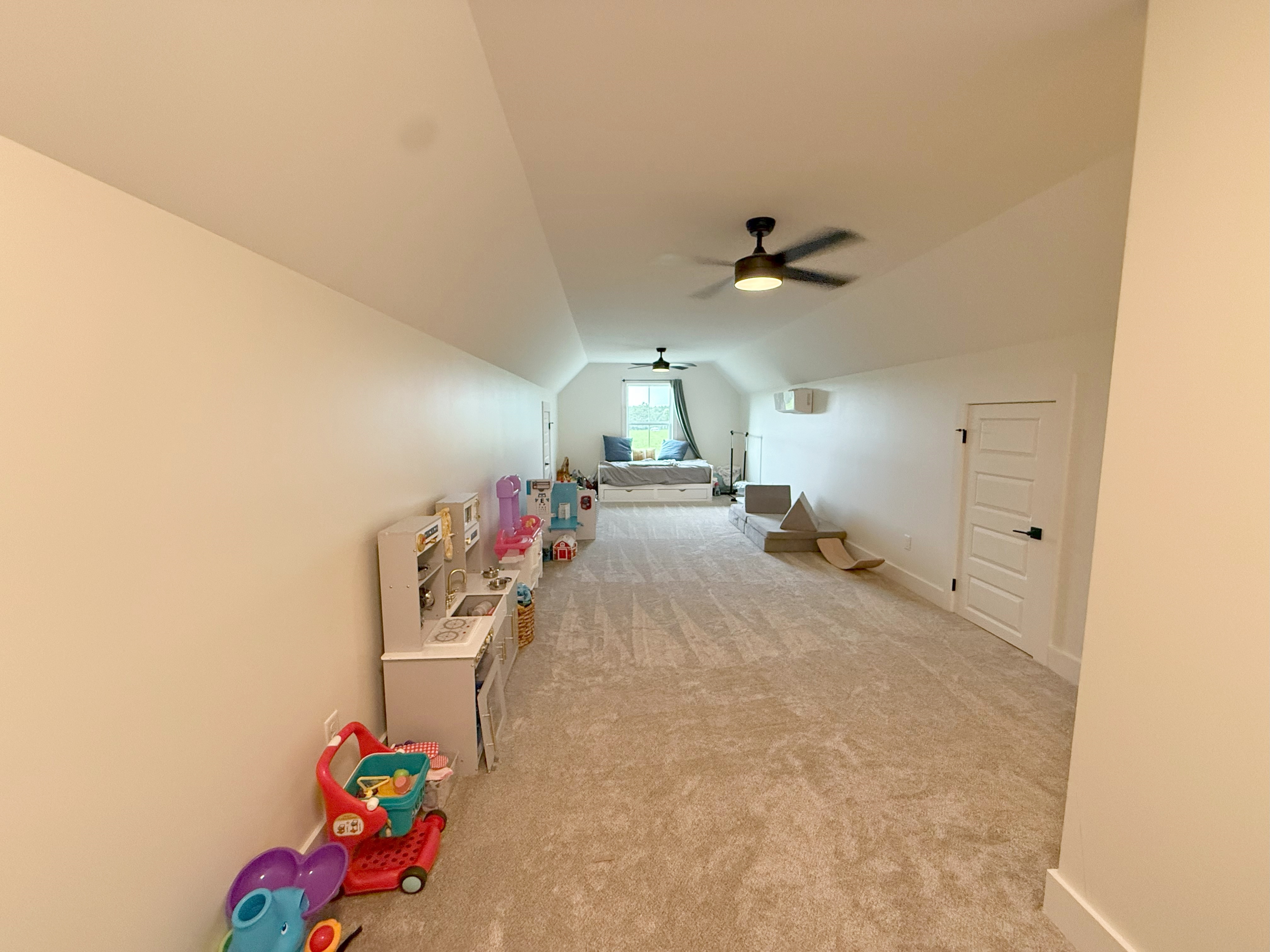 Headland, Alabama, 36345, United States, 4 Bedrooms Bedrooms, ,4 BathroomsBathrooms,Residential,For Sale,1977217