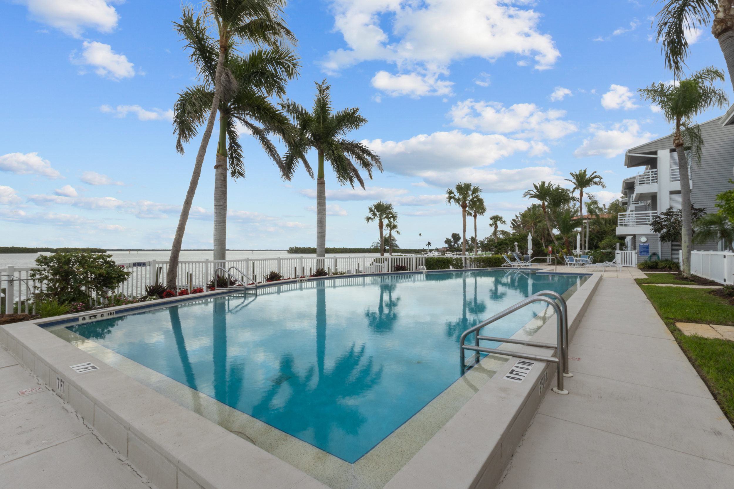 Longboat Key, Florida, 34228, United States, 2 Bedrooms Bedrooms, ,2 BathroomsBathrooms,Residential,For Sale,2036968
