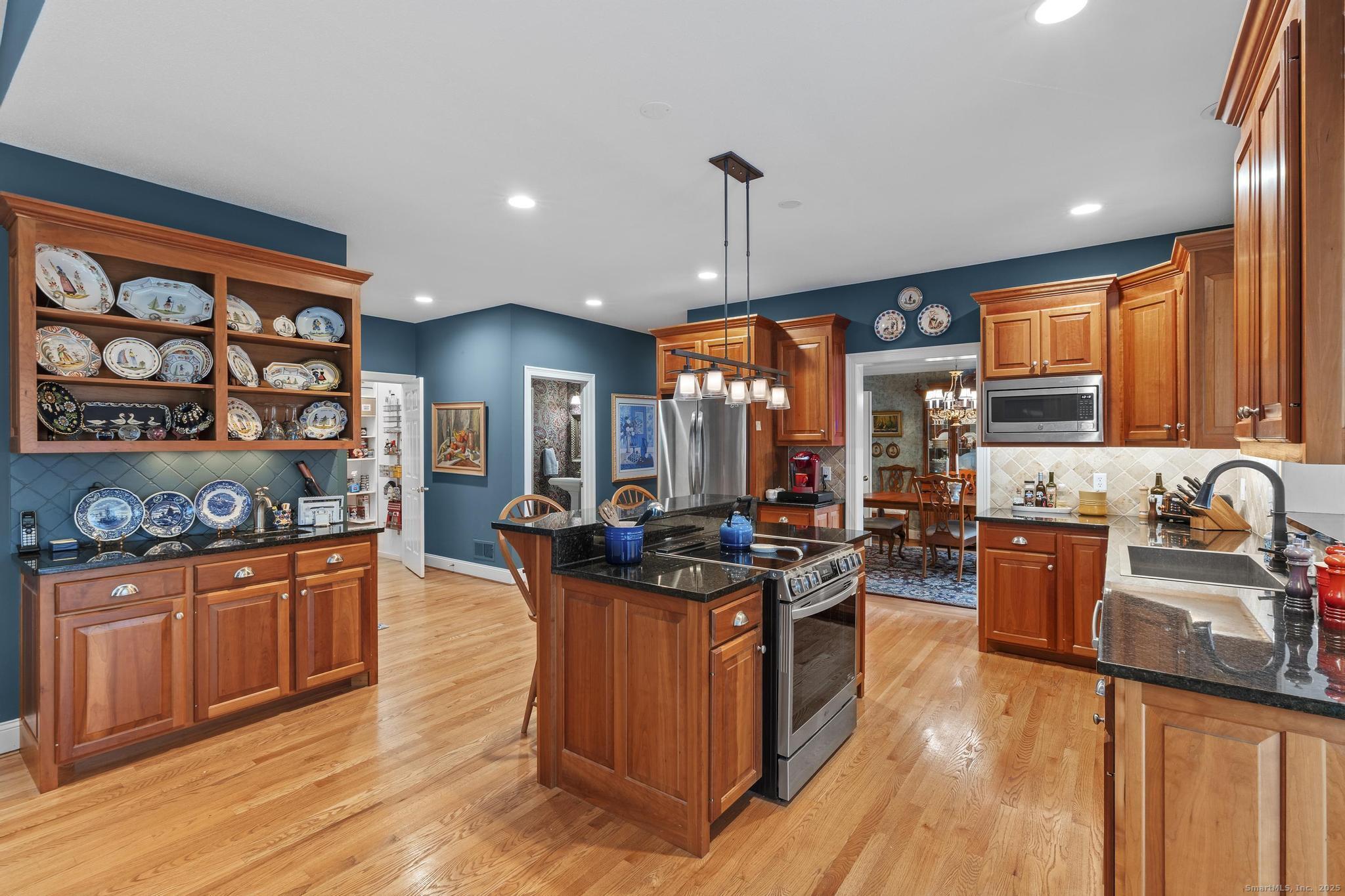 Suffield, Connecticut, 06078, United States, 4 Bedrooms Bedrooms, ,4 BathroomsBathrooms,Residential,For Sale,1999632