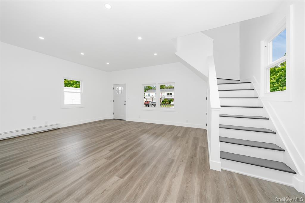 West Babylon, New York, 1704, United States, 3 Bedrooms Bedrooms, ,2 BathroomsBathrooms,Residential,For Sale,1950805