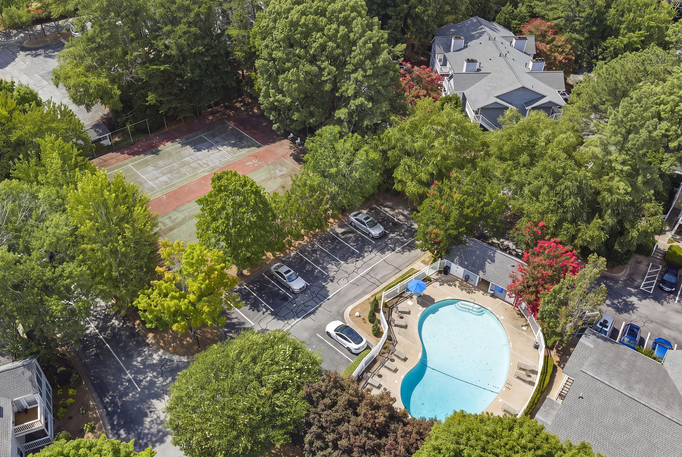  Perfectly Positioned Between the Charm of Downtown Roswell and Sandy Springs - 物件實景