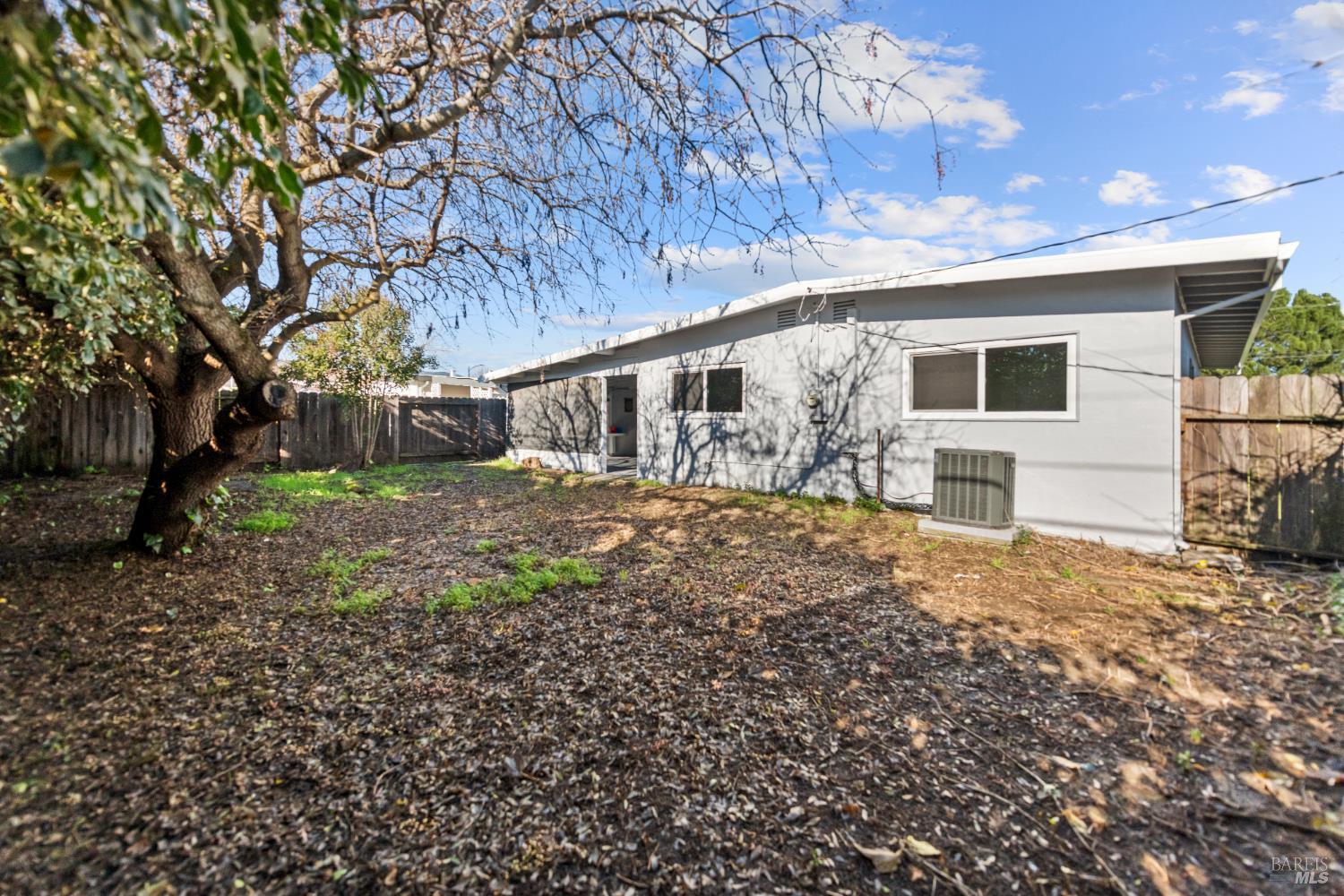 Vacaville, California, 95688, United States, 3 Bedrooms Bedrooms, ,2 BathroomsBathrooms,Residential,For Sale,2009088