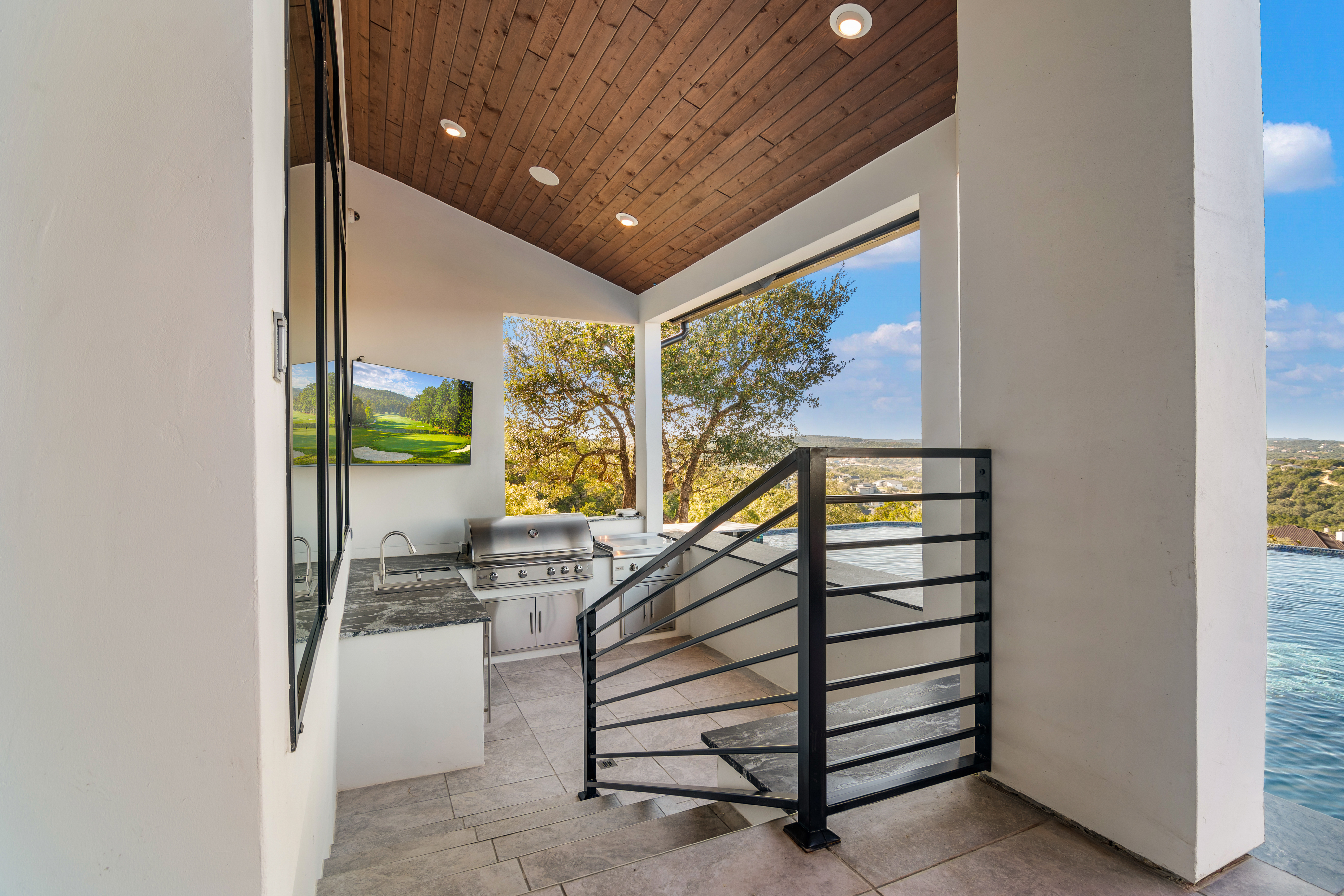  Panoramic Views and Luxury Living - 物件實景